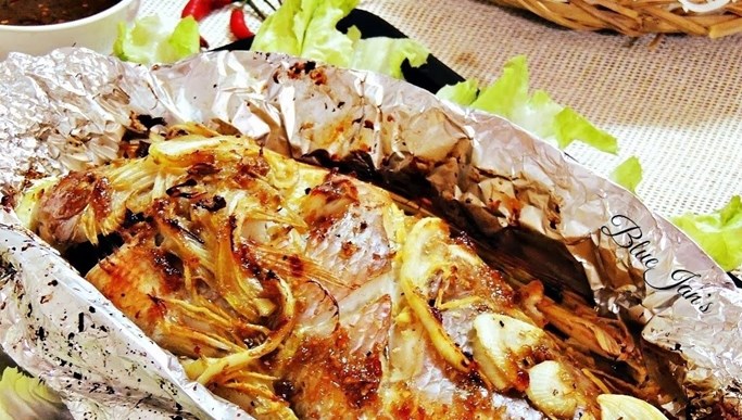 165425-ca-nuong-giay-bac-bang-bep-ga-20190225165657.jpg Cá nướng giấy bạc bằng bếp ga, bếp hồng ngoại