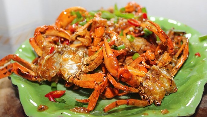 cach-lam-cua-dong-rang-me-ngon-ngat-ngay1-20180929185735.jpg Cách làm cua đồng rang me ngon ngất ngây