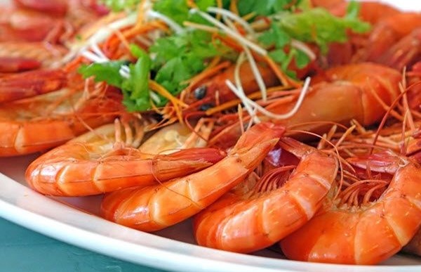 mon-cuoi-tuan-tom-hap-bia-ngon-nhu-ngoai-hang-20180913174655.jpg Món cuối tuần: Tôm hấp bia ngon như ngoài hàng