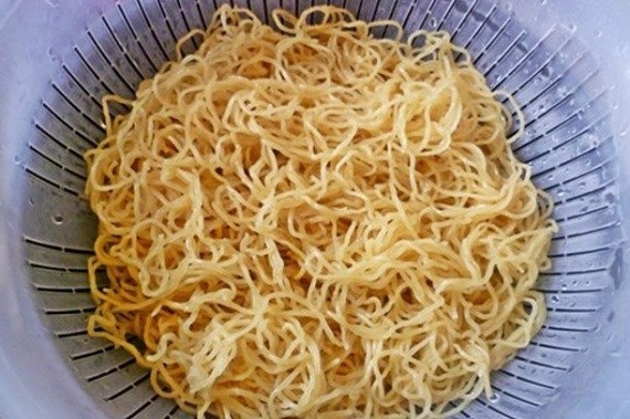Mỳ xào thịt bò rau cải cho bữa sáng đầy năng lượng